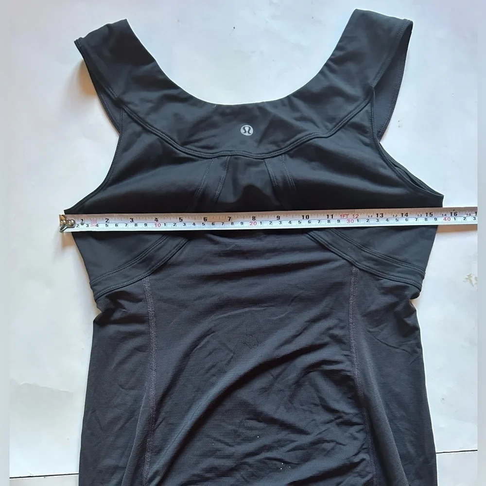 Lululemon black top size medium